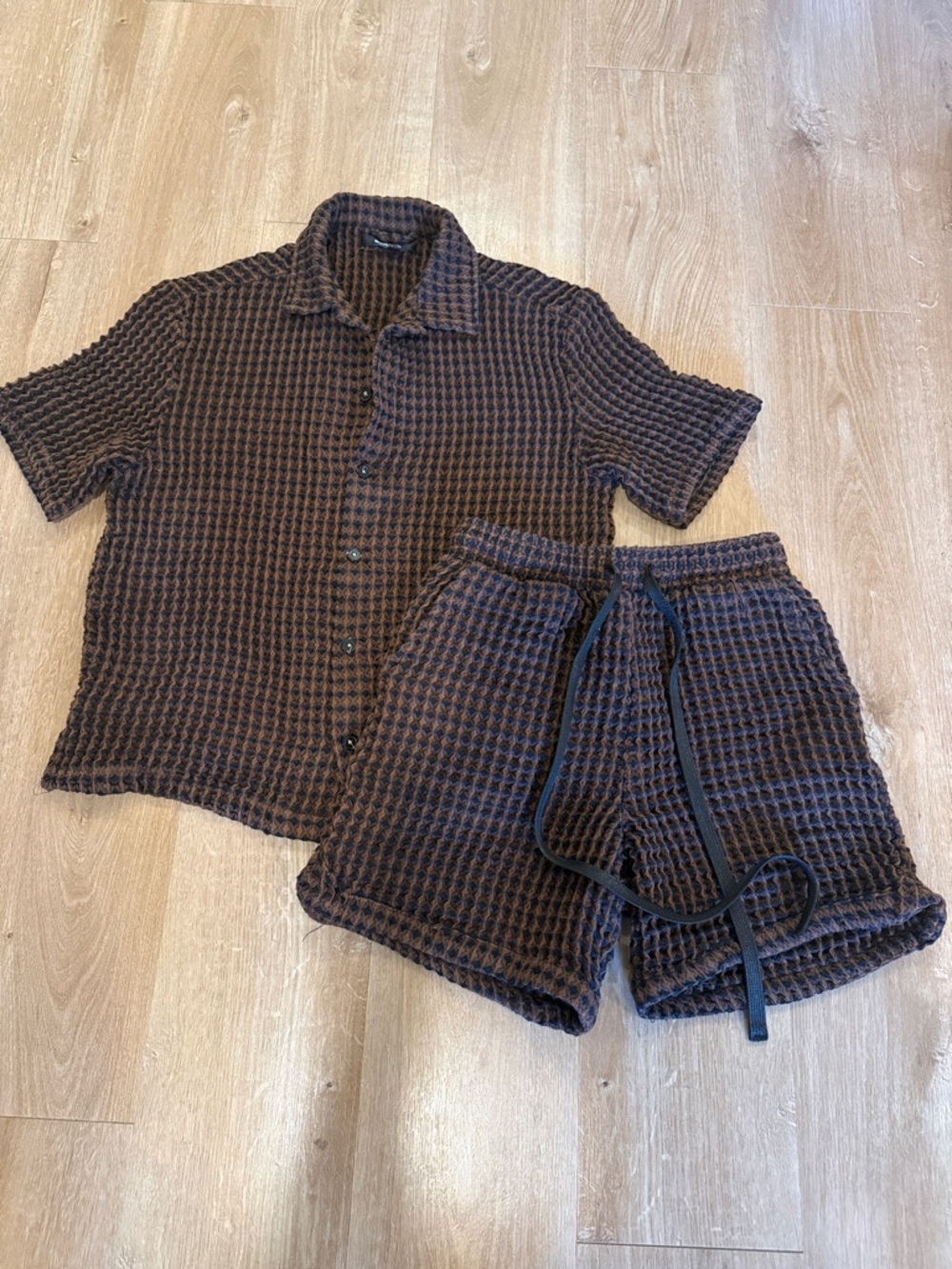 Textured Two-Piece Short Set in Brown and Black